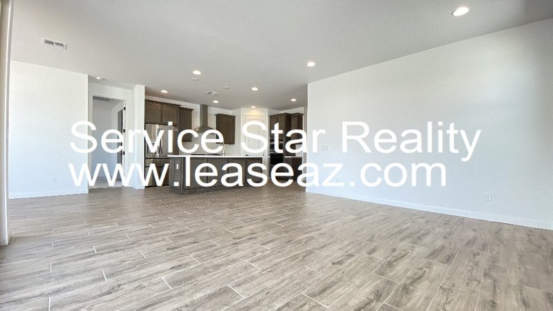 Beautiful Eastmark 3 Bedroom + Den! property image