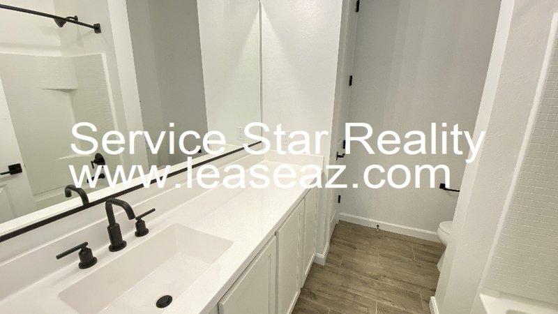 Beautiful Eastmark 3 Bedroom + Den! property image