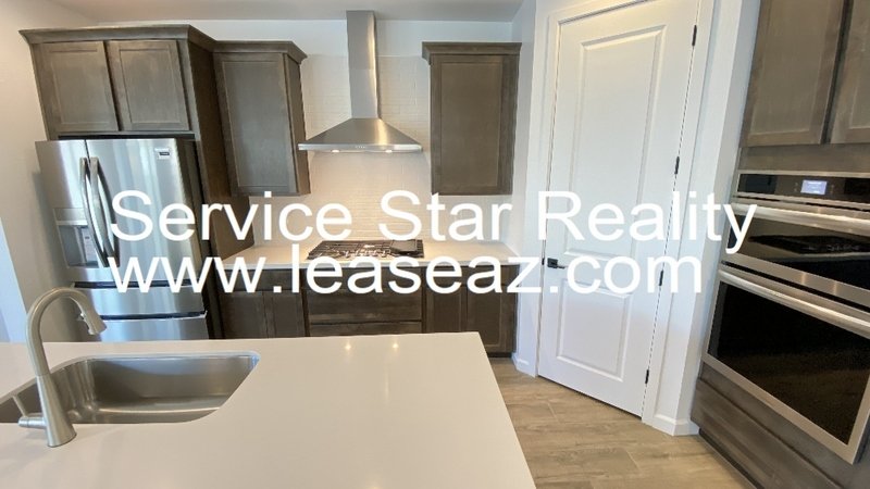 Beautiful Eastmark 3 Bedroom + Den! property image