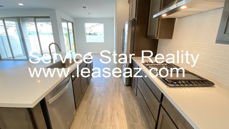 Beautiful Eastmark 3 Bedroom + Den! property image