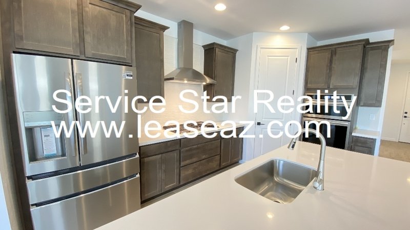 Beautiful Eastmark 3 Bedroom + Den! property image