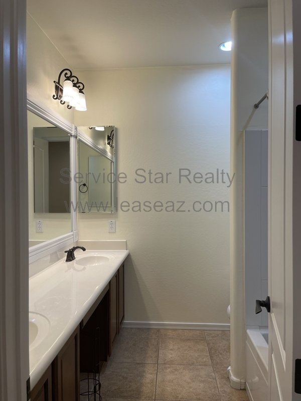 4 Bedroom, 2.5 Bath Custom Home in Fireside at Desert Ridge w/Pool! property image