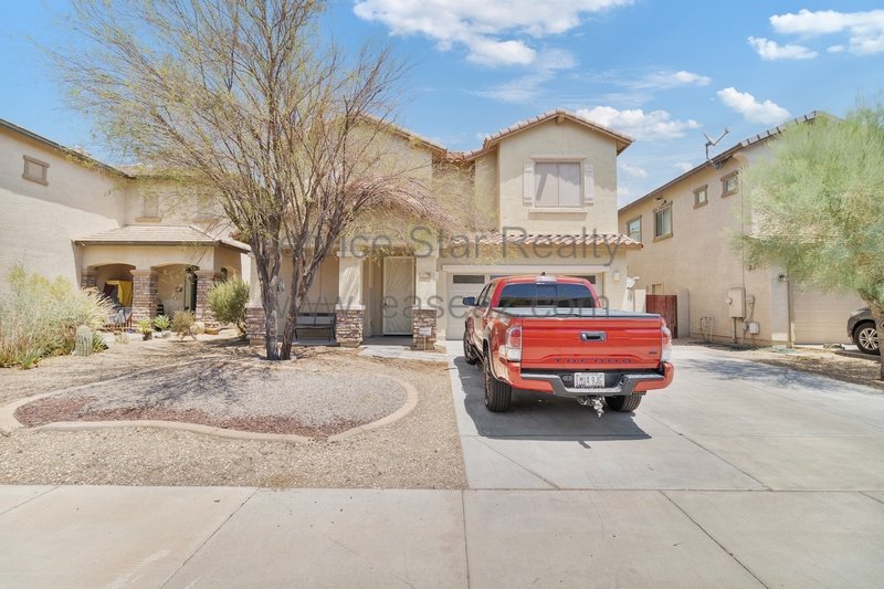 Spacious 4+2.5 Avondale property image