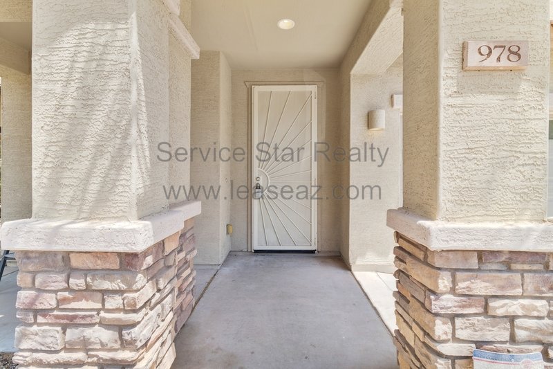 Spacious 4+2.5 Avondale property image