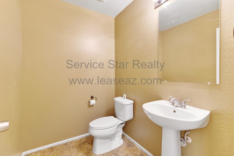 Spacious 4+2.5 Avondale property image