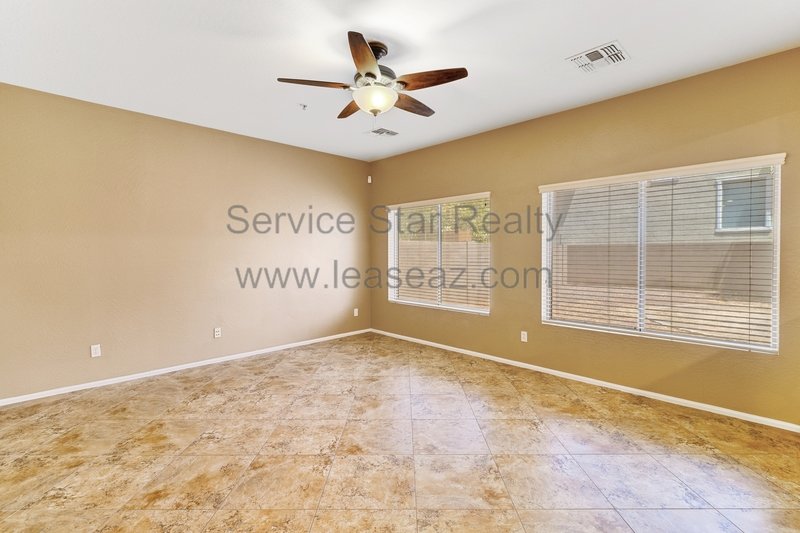 Spacious 4+2.5 Avondale property image