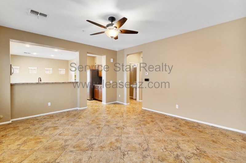 Spacious 4+2.5 Avondale property image