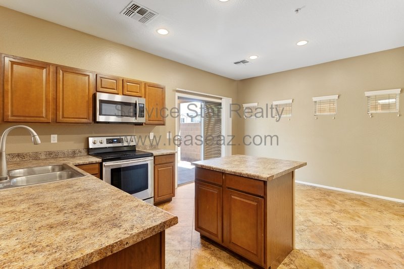 Spacious 4+2.5 Avondale property image