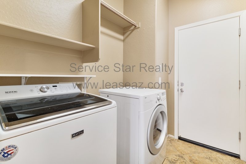 Spacious 4+2.5 Avondale property image