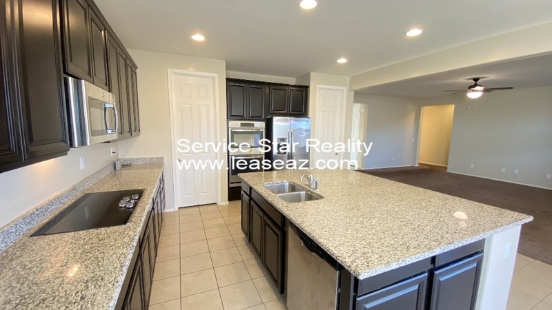 4+3.5 Stunner in gated Laveen Village! property image