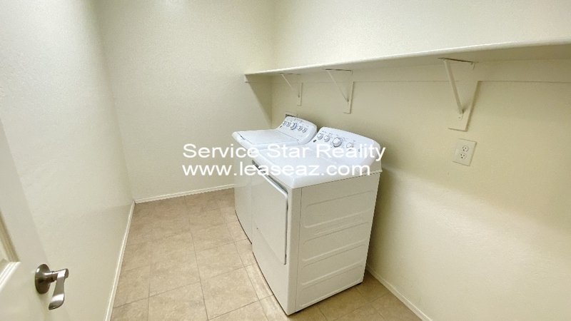 4+3.5 Stunner in gated Laveen Village! property image