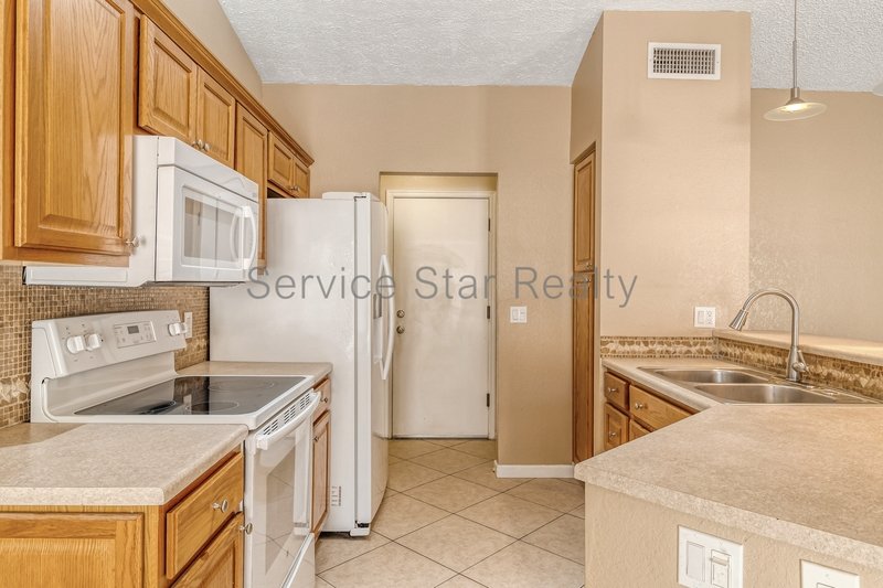 2-Bed, 1.5-Bath Home with Pool and Low-Maintenance Yard in Glendale property image