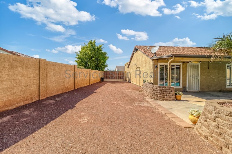 2-Bed, 1.5-Bath Home with Pool and Low-Maintenance Yard in Glendale property image