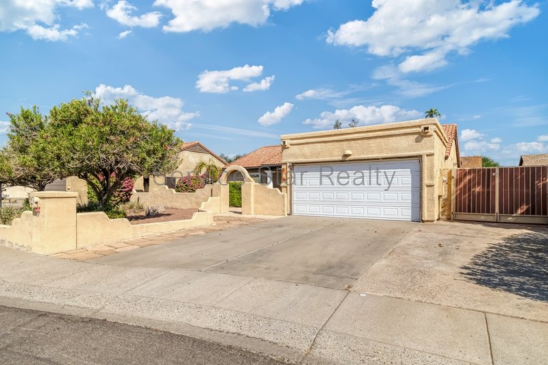 2-Bed, 1.5-Bath Home with Pool and Low-Maintenance Yard in Glendale property image