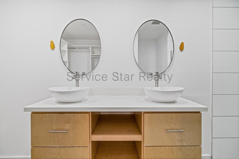 Charming 3-Bed, 2-Bath Townhouse with Private Patio in Phoenix property image