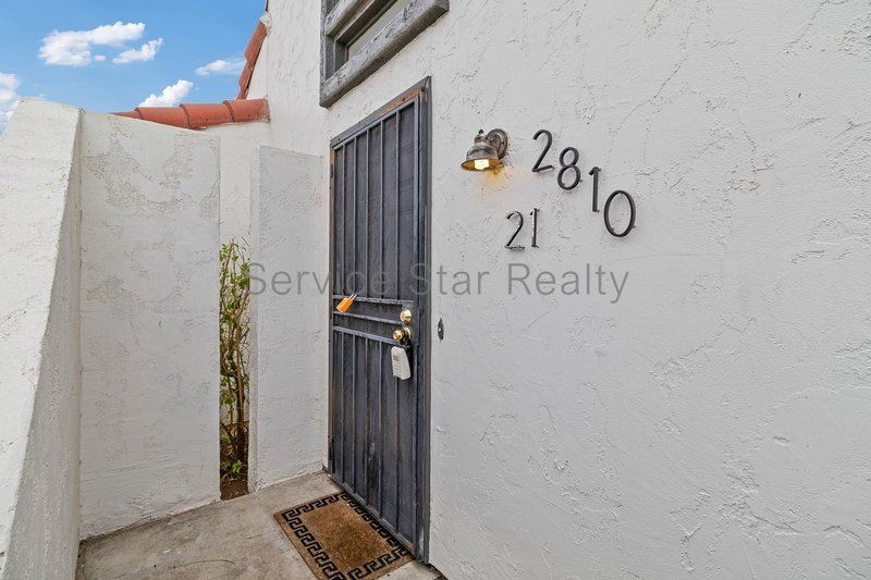 Charming 3-Bed, 2-Bath Townhouse with Private Patio in Phoenix property image