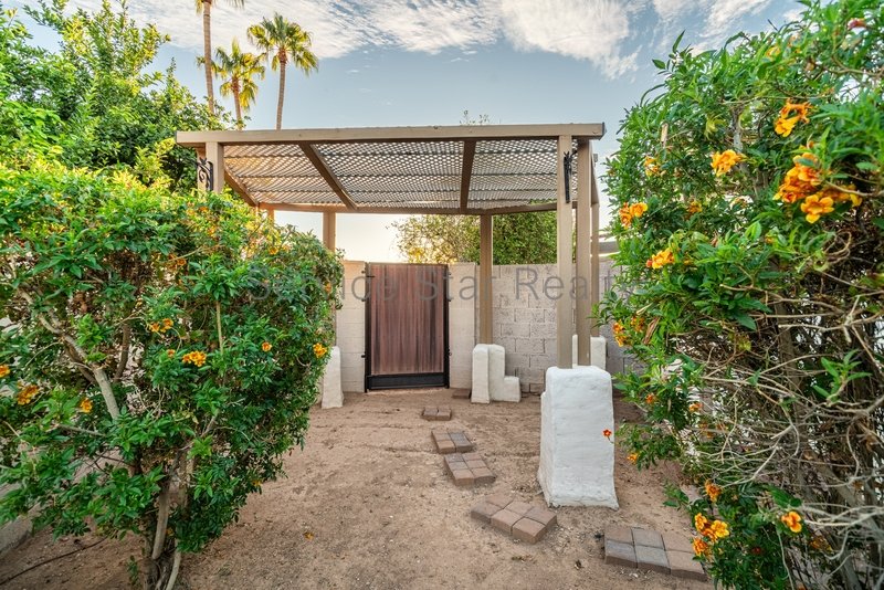 Charming 3-Bed, 2-Bath Home on Spacious Lot in Litchfield Park property image