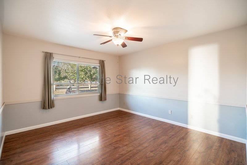 Charming 3-Bed, 2-Bath Home on Spacious Lot in Litchfield Park property image