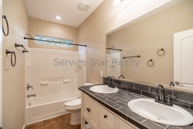 2+ bedroom, 2 bath home in Buckeye! property image