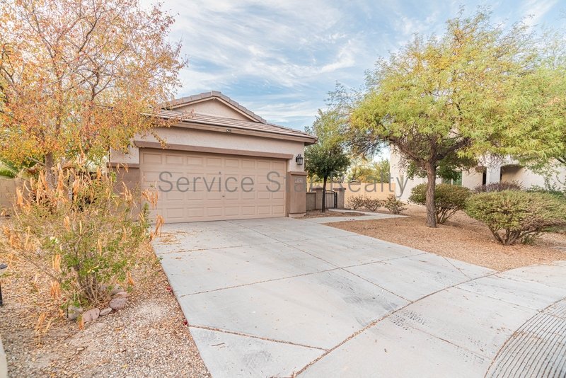 2+ bedroom, 2 bath home in Buckeye! property image