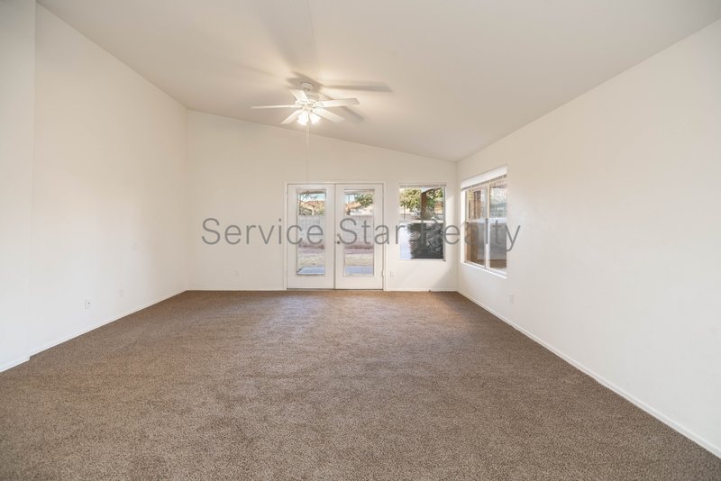 Single-Level 3-Bedroom Home with Open Layout in Phoenix property image