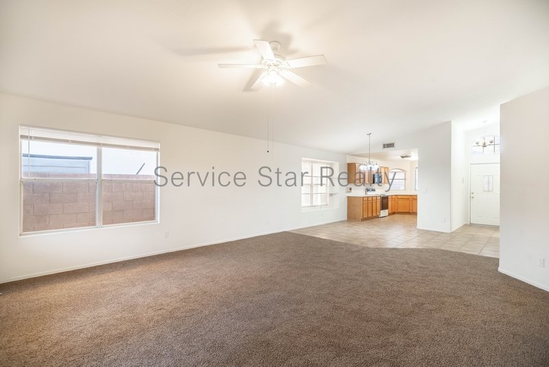 Single-Level 3-Bedroom Home with Open Layout in Phoenix property image