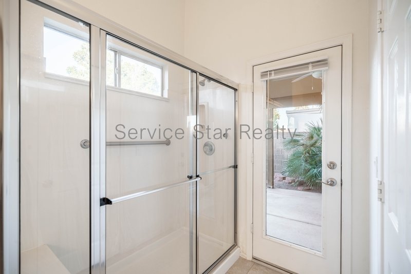 Single-Level 3-Bedroom Home with Open Layout in Phoenix property image