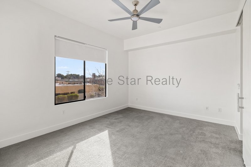 Modern 1-Bedroom Condo in the Heart of Scottsdale's Old Town property image