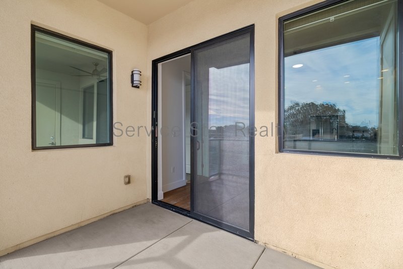 Modern 1-Bedroom Condo in the Heart of Scottsdale's Old Town property image