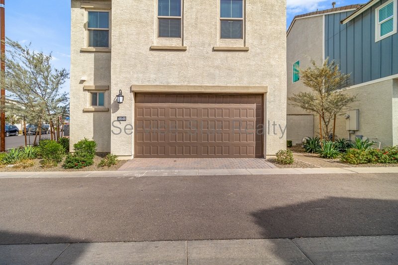 Gorgeous 3BR/2.5BA in Mesa! property image