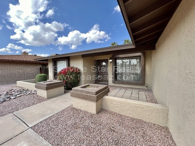 **MOVE IN SPECIAL -- 2 WEEKS FREE RENT!!** property image