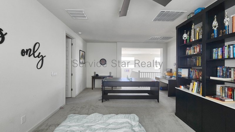 Stunning 5-Bed, 4.5 bath Beauty located in Sky Crossing North Phoenix! property image
