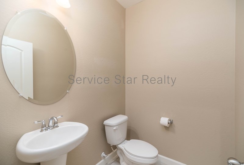 4 Bedroom + 2.5 Bath home in San Tan Heights! property image