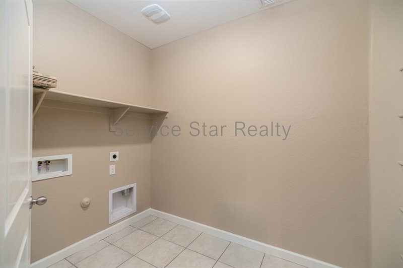 4 Bedroom + 2.5 Bath home in San Tan Heights! property image