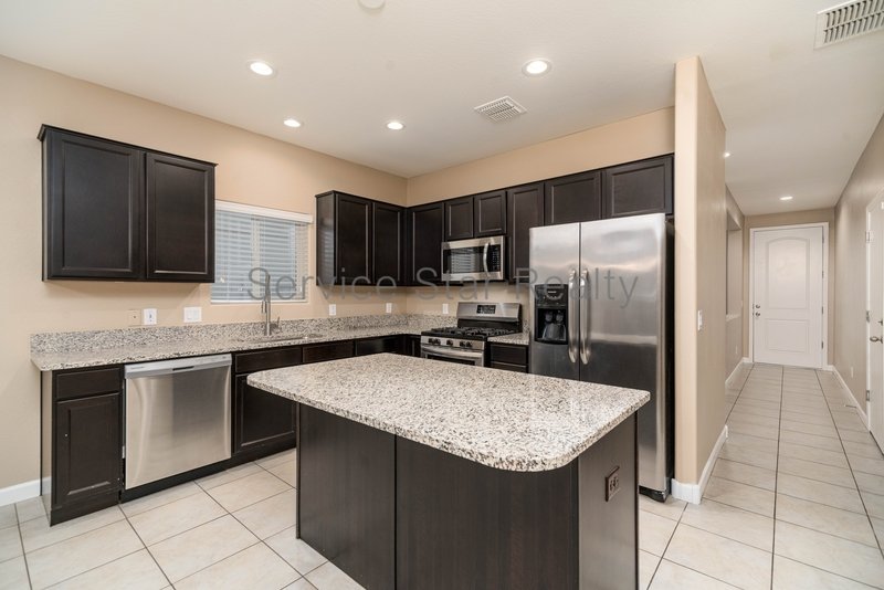 4 Bedroom + 2.5 Bath home in San Tan Heights! property image