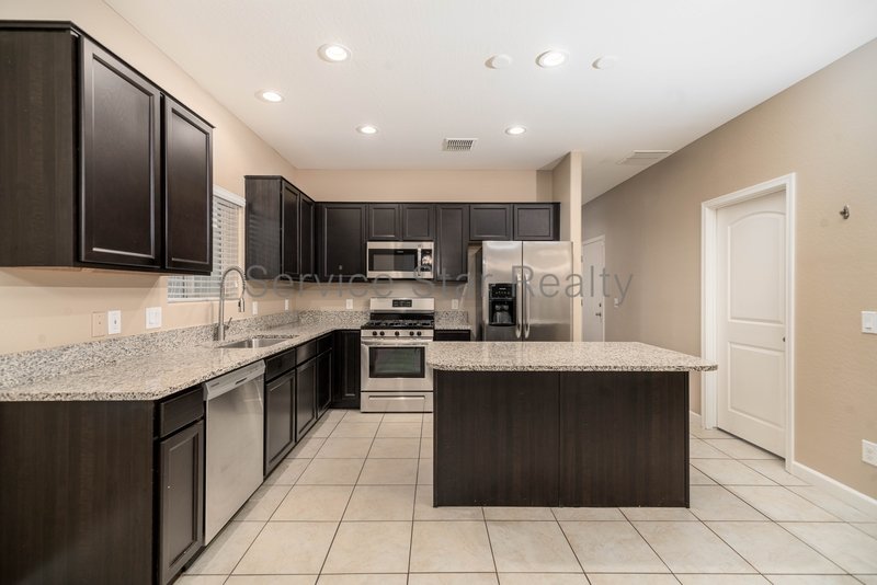 4 Bedroom + 2.5 Bath home in San Tan Heights! property image