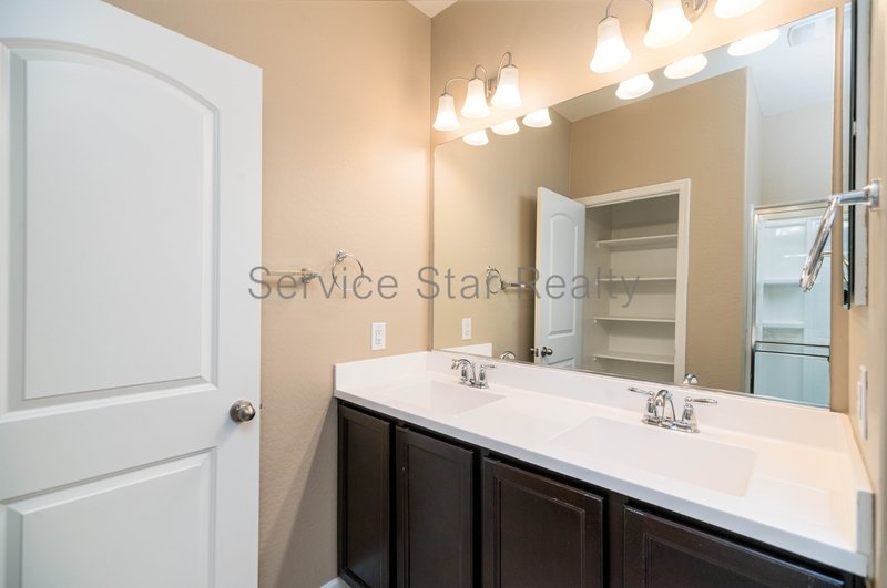 4 Bedroom + 2.5 Bath home in San Tan Heights! property image