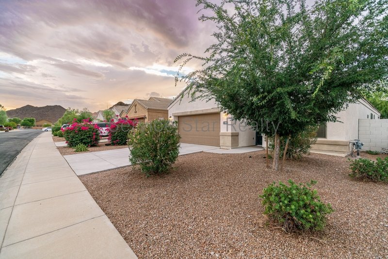 4 Bedroom + 2.5 Bath home in San Tan Heights! property image
