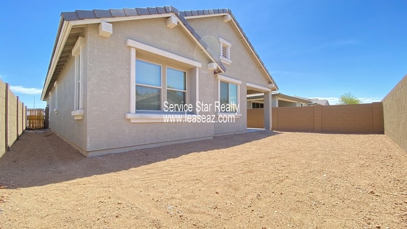 Beautiful 3 Bedroom + 2 Bathroom Home property image