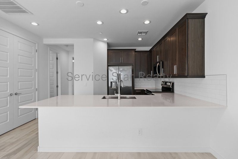 Beautiful Modern Three bedroom Townhome in Eastmark Towns! property image