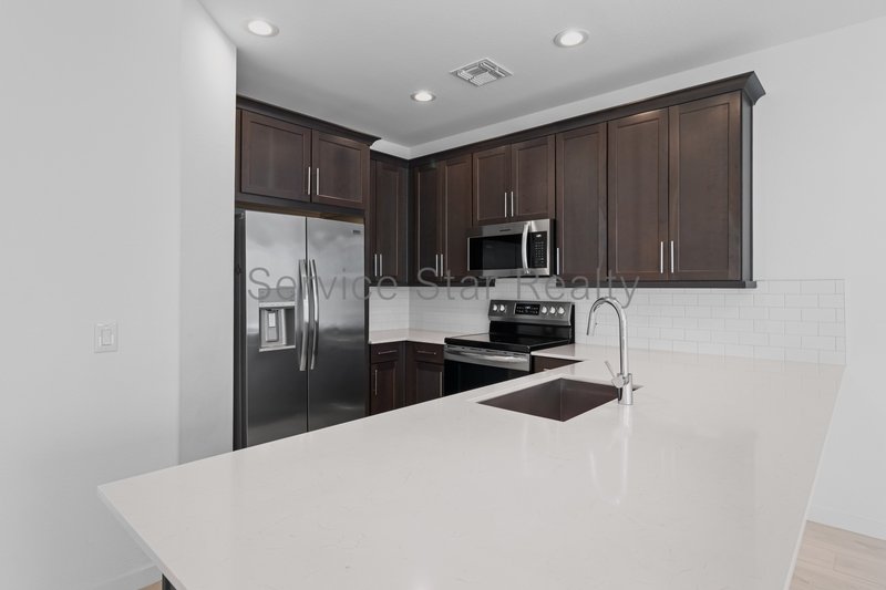 Beautiful Modern Three bedroom Townhome in Eastmark Towns! property image