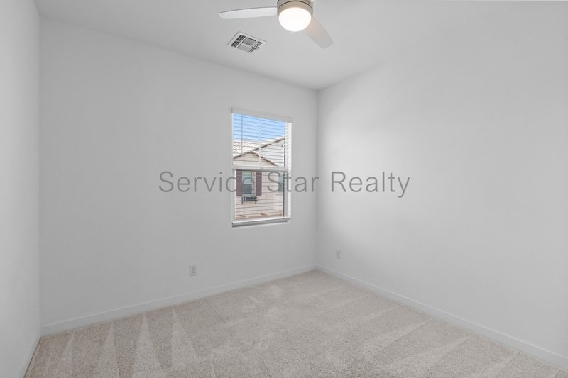 Beautiful Modern Three bedroom Townhome in Eastmark Towns! property image