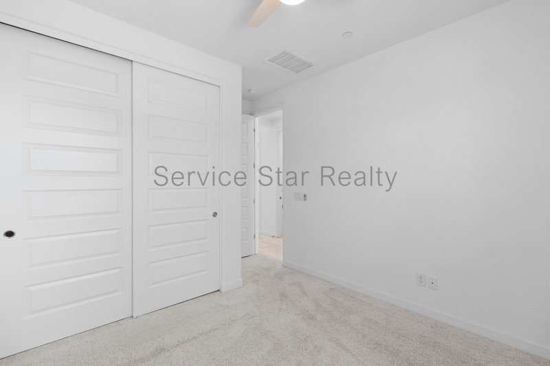 Beautiful Modern Three bedroom Townhome in Eastmark Towns! property image