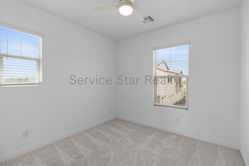 Beautiful Modern Three bedroom Townhome in Eastmark Towns! property image