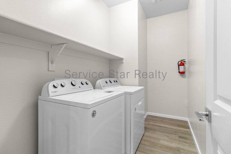 GATED Tempe Townhome - 3Bed/2.5Bath property image