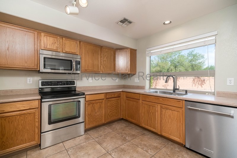 $750 OFF!! 4-Bedroom, 2.5 bathroom Home in Dynamite Mountain Ranch property image