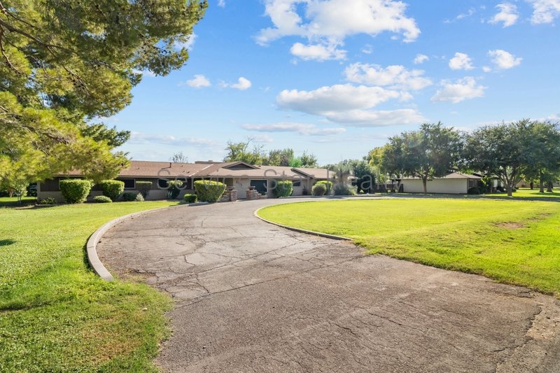 Spacious Glendale Retreat on Nearly an Acre | No HOA property image
