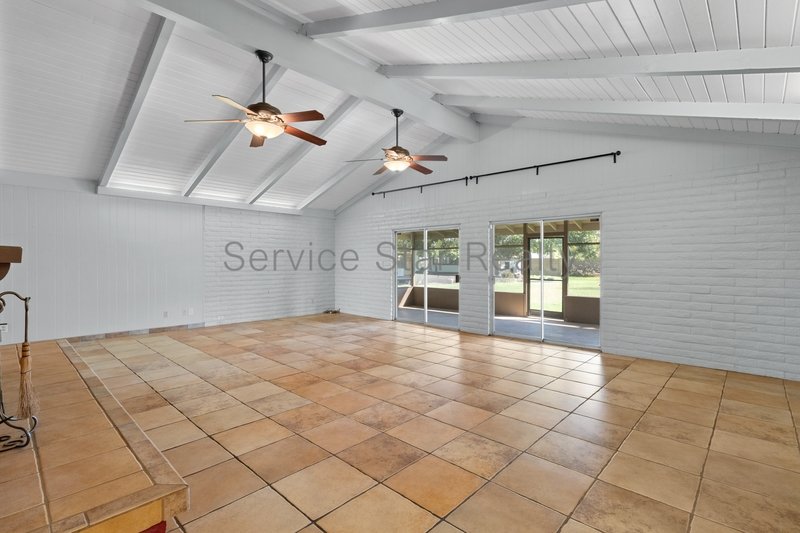 Spacious Glendale Retreat on Nearly an Acre | No HOA property image