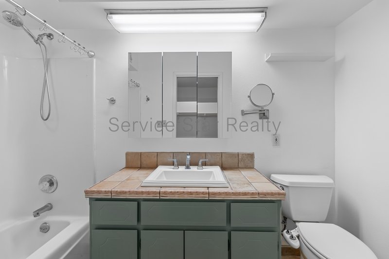 Spacious Glendale Retreat on Nearly an Acre | No HOA property image