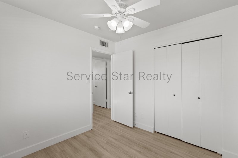 **2 WEEKS FREE RENT!!** **FULLY REMODELED & MOVE-IN READY!** property image